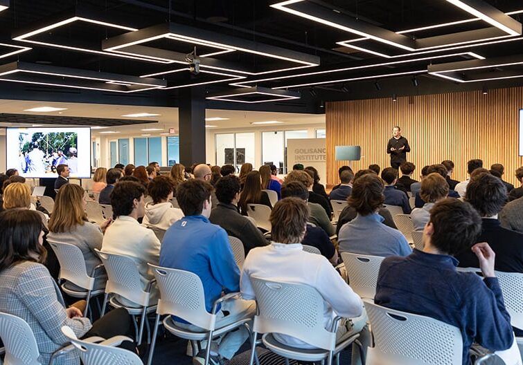 forum-with-audience forum-with-audience